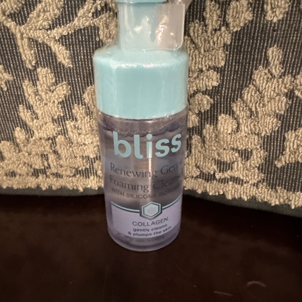 Bliss Renewing Gentle Foaming Cleanser Collagen Brand New!